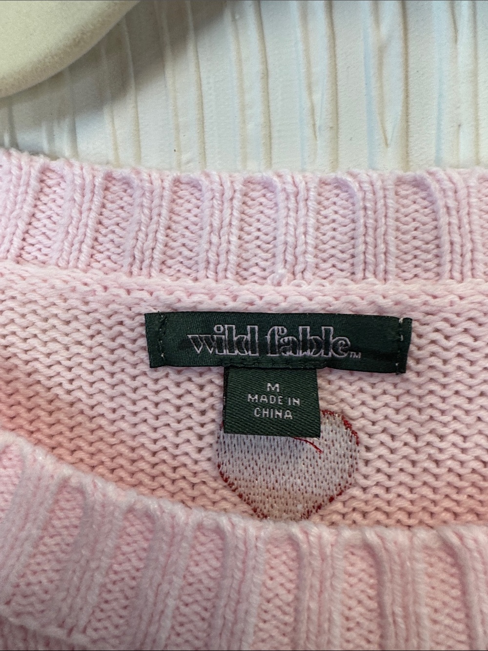 wild fable Pink Crewneck Sweater with Red 'DUMP HIM' Lettering N0696 - Picture 2 of 7